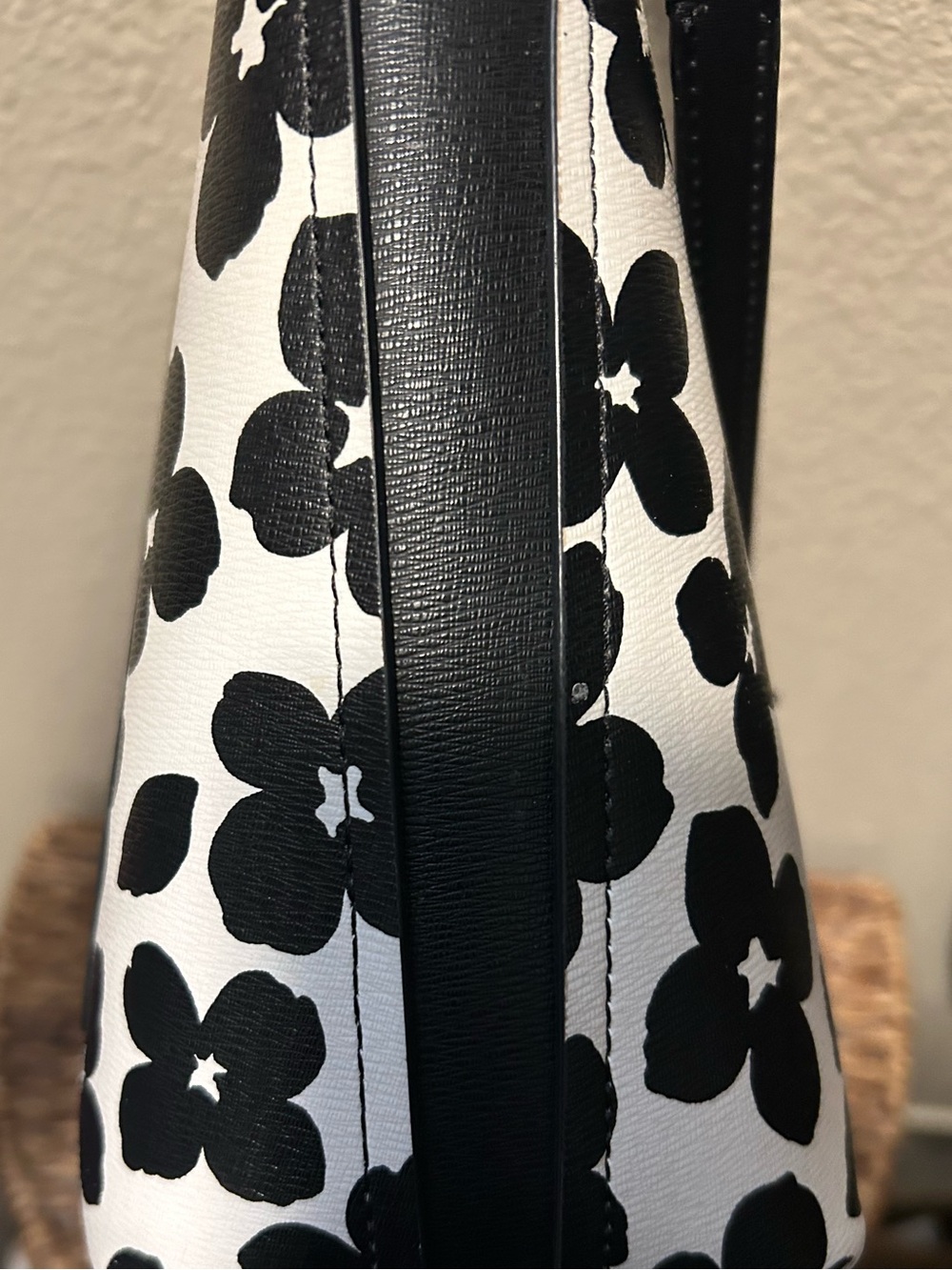 kate spade Black & White Floral Crossbody Purse - Picture 3 of 8